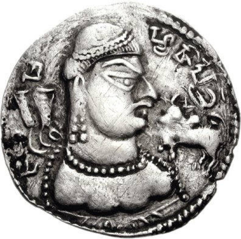 Монета с изображением Михиракулы. Судя по Гвалиорской каменной стеле, будущий царь являлся солнцепоклонником.
