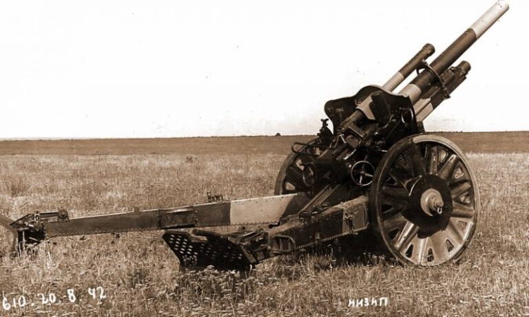 105-мм гаубица le.F.H.18 на полигоне НИЗАП