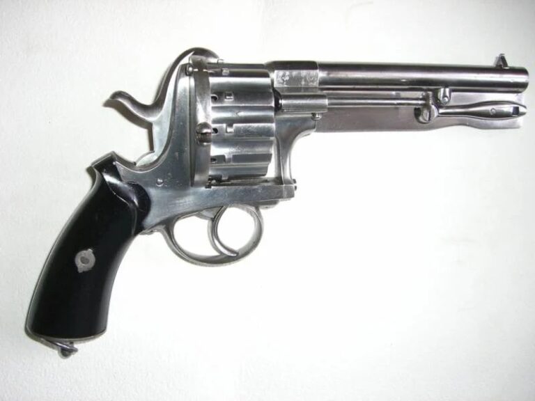 Револьвер Шено. Вид справа