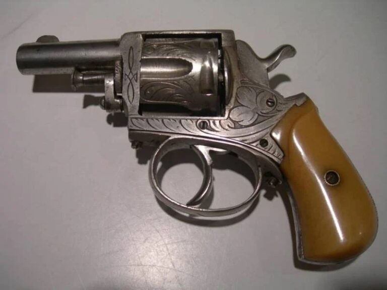 Револьвер Клоссета Дж. М.