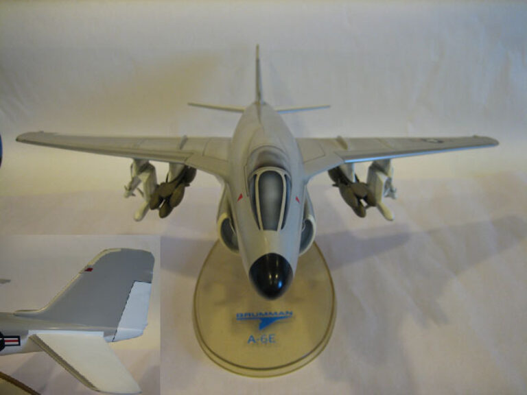 модель проекта палубного ударного самолета Grumman Design 128G-12 (secretprojects)