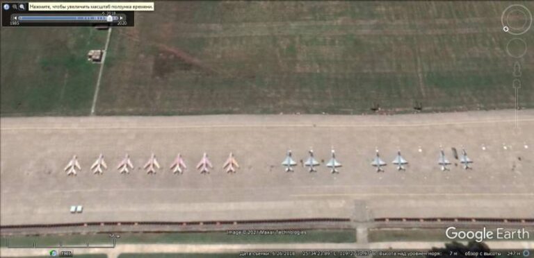 Спутниковый снимок Google Earth: БПЛА J-6 и J-7 на авиабазе Лунтянь (Хоулинкун), расположенной в 170 км от Тайваня