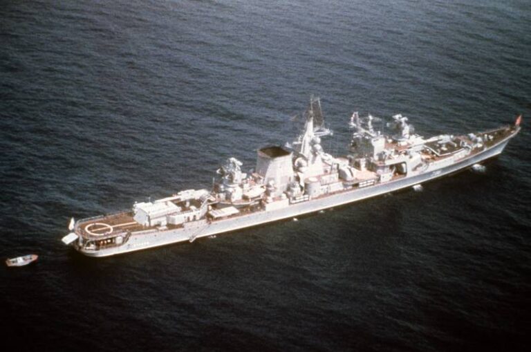 БПК "Очаков" в 1982 г. в объективе фотоаппарата ВМС США