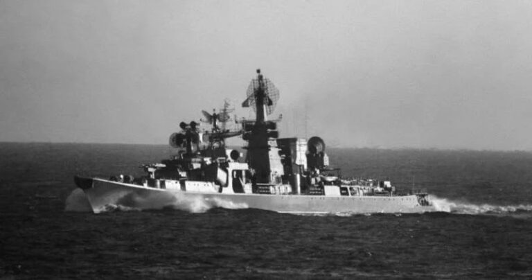Корабль "Азов" в одном из последних походов, 1988 г.