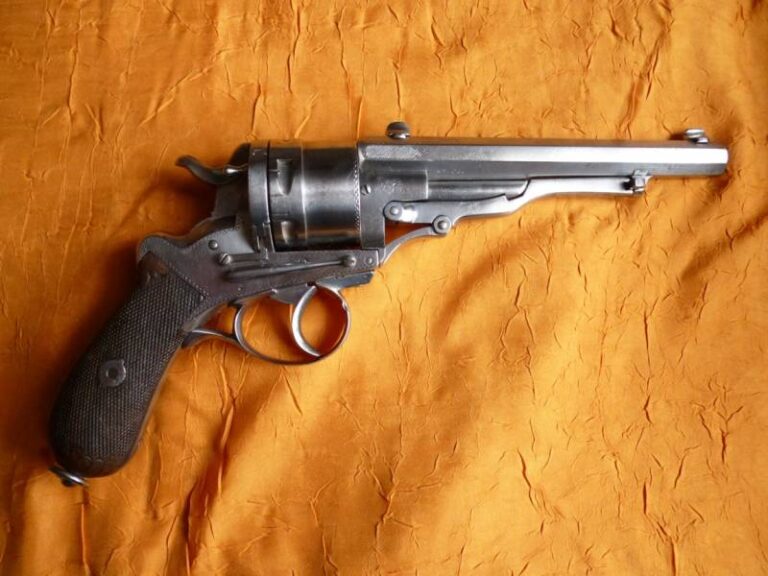 Револьвер Джозефа Гиллебрандта. Общая длина: 285 мм. Длина ствола: 157 мм, 6 камор калибра .450
