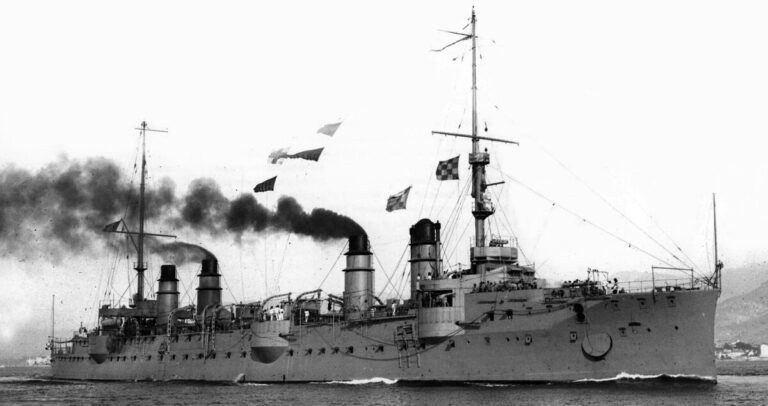 ронепалубный крейсер 1-го ранга «Жюрьен да Ла Гравьер»