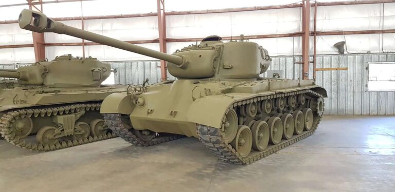 «Першинг» был солидным танком, примерно на уровне «Тигра I». Этого было недостаточно, учитывая, что «Тигр» поступил на вооружение более чем двумя годами ранее