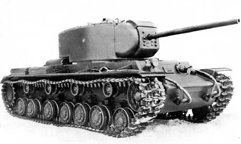 ЗИС-12 в танке КВ-220