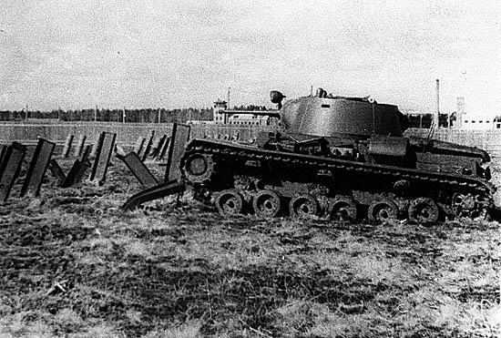 Танк Т-111. Первый Совеский танк с противоснарядным бронированием.