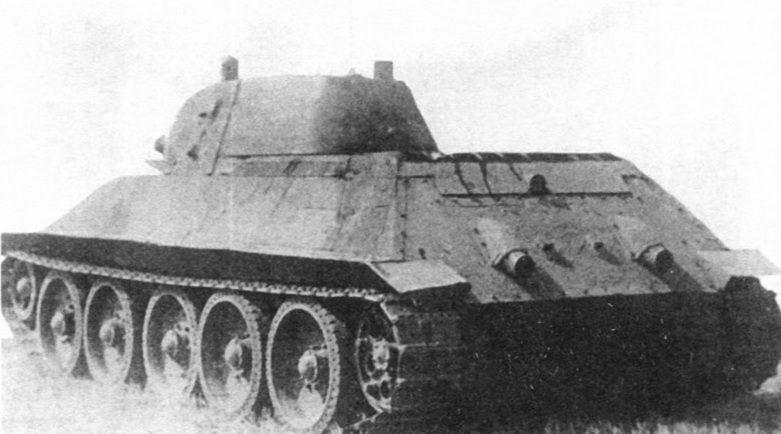 Первый образец опытного танка А-32, вид сзади