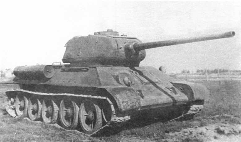 Первый опытный образец танка Т-34-85М. Весна 1944 года.