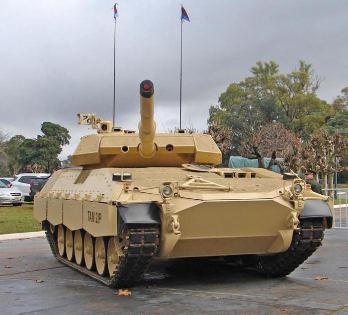​Прототип танка ТАМ 2IP на территории Национальной военной академии zona-militar.com - Новая версия старого танка | Военно-исторический портал Warspot.ru