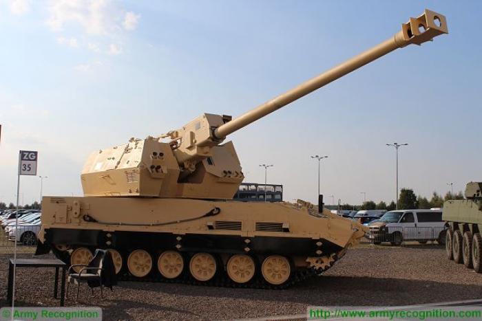 Diana_155m_tracked_self-propelled_howitzer_MSPO_2015_defense_exhibition_Kielce_Poland_640_002