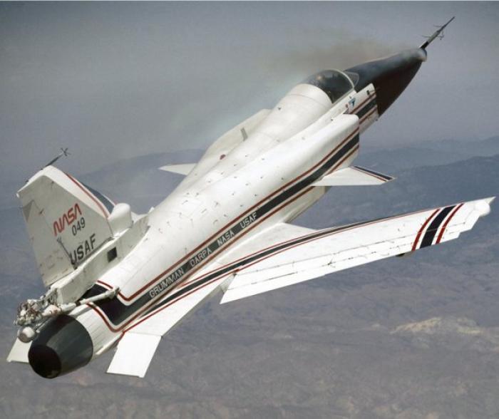 Экспериментальный самолёт с крылом обратной стреловидности Grumman X-29