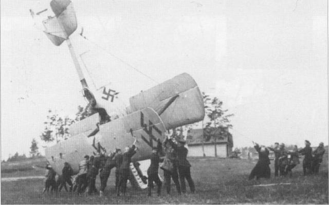 Richard Humberstone "Latvian Air Force 1918-40"