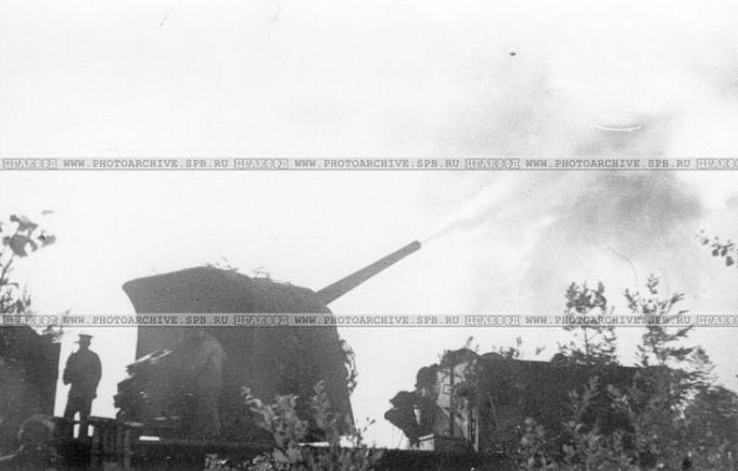 Самоходный артиллерийский дивизион "Крейсер" 1941 год. Универсальное колесное шасси "Манул"