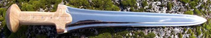 Микенский короткий меч типа B. Длина 39,5 см. Вес 400 г.