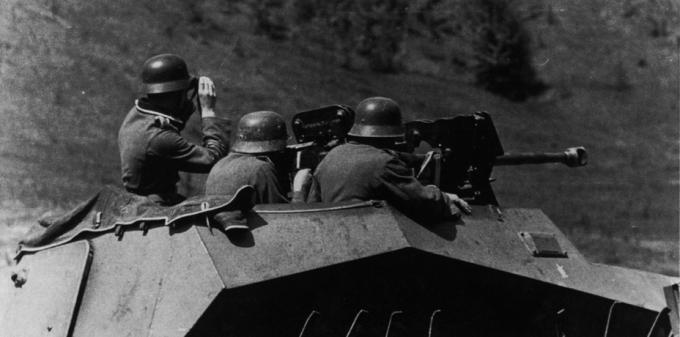 Орудие s.Pz.B. 41 на бронетранспортёре Sd.Kfz. 250 дивизии «Гроссдойчланд» («Schützenpanzer» by Bruse Culver & Uwe Feist. Ryton Publications)