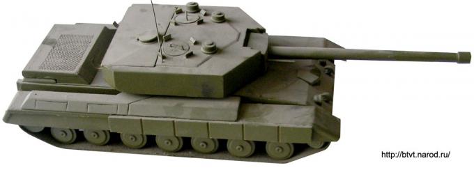 Один из ранних вариантов танка "Объект 490" немного напоминает FST-1.