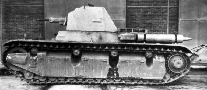 Танк на стыке классов. Опытный легкий танк AMX 38. Франция