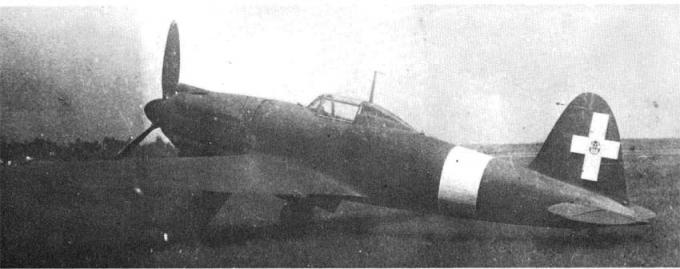 Прототип опытного истребителя Caproni-Vizzola F.6Z, вид ¾ сзади