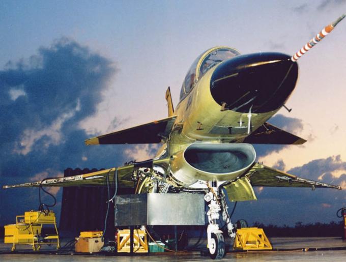 Двигатель самолета был запущен в мае 1986 года