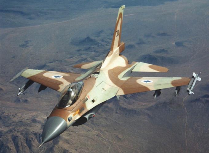 В августе 1985 года Израиль заказал первую партию из 75 истребителей F-16C/D, коорые сделали менее необходимым приобретение истребителей Lavi