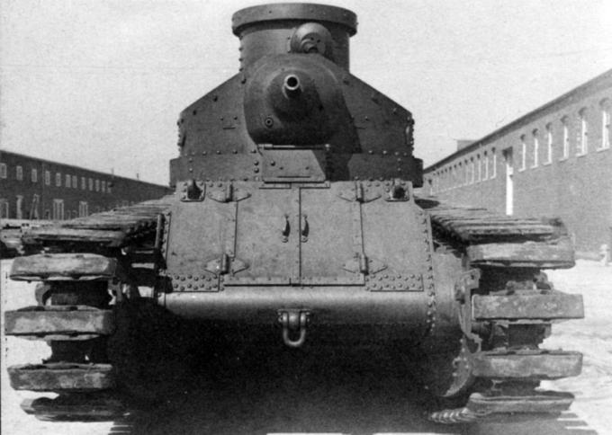 Medium Tank M1922 отличался ходовой частью по типу Medium Tank Mk.D