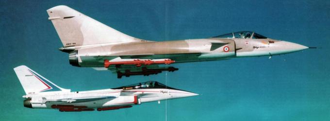В 1987 году в Ле-Бурже компанией Dassault были представлены Mirage 4000 и боевой самолет нового поколения Rafale A. Конфигурация самолетов была схожей, отличия были в конструкции воздухозаборников и в кабине