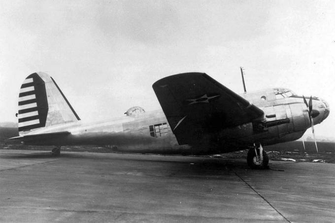 Опытный тяжелый бомбардировщик North American XB-21 Dragon. США