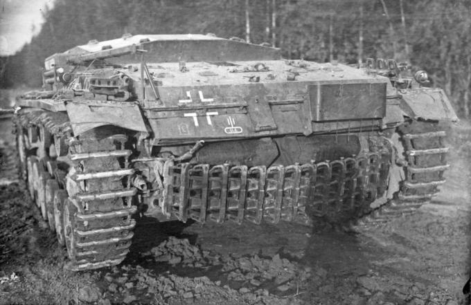 Испытано в СССР. Штурмовая САУ StuG III (Sturmgeschütz III)