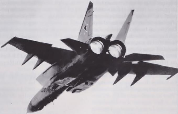 Истребитель-перехватчик МиГ-25, способный летать на скорости М = 2,5, вызвал сильные эмоции на Западе