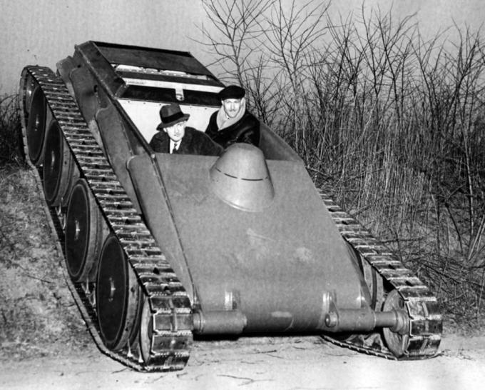 Christie Airborne Tank M1937, который в марте 1938 года демонстрировался во Франции