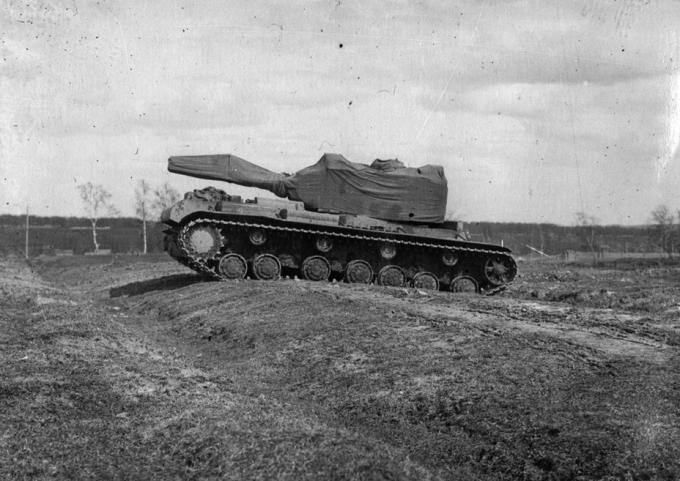 Т-220 на испытаниях, весна 1941 года