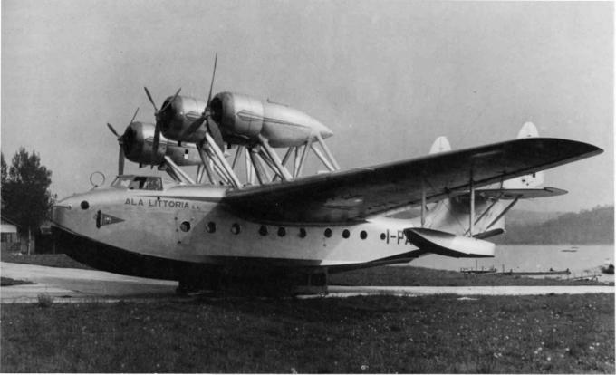 Пассажирская летающая лодка Macchi C.100. Италия