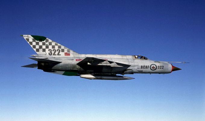 Красные ястребы. История применения истребителей МиГ-21 в составе Королевских ВВС Канады. Часть 3