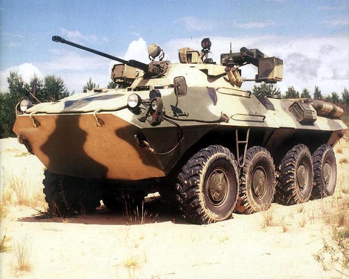 первые опытные образцы БТР-90 не имели разнесенного бронирования, а водометные движители устанавливались внутри корпуса машины
