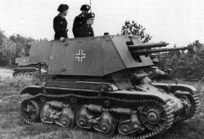 4.7 cm Pak(t) (Sfl) auf Fgst.Pz.Kpfw.35 R 731(f) на учениях, 1941 год - Условно годный | Военно-исторический портал Warspot.ru