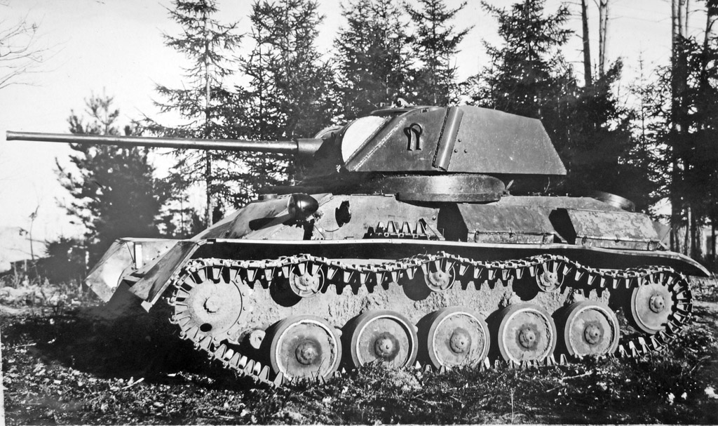Т-80 выпуска ГАЗ им. Молотова с орудием ВТ-43. Гороховецкий АНИОП, конец сентября 1943 года