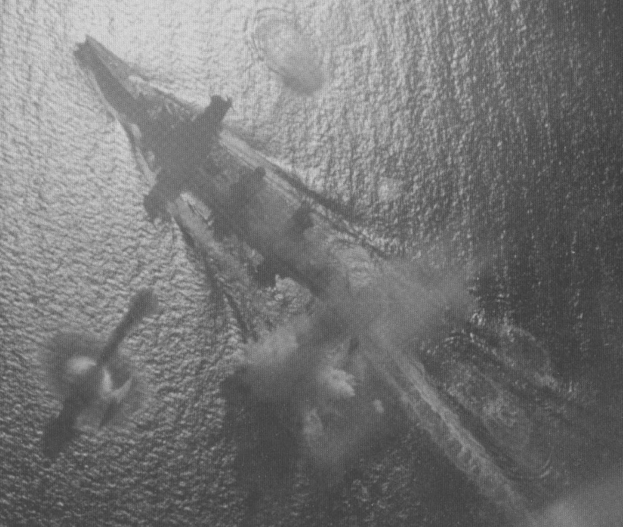 «Fuso» или «Yamashiro» под атакой американских самолётов, 24 октября 1944 года.