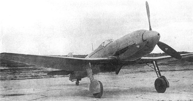 He-100D на площадке в НИИ ВВС в 1940 году