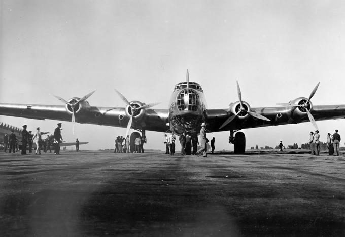 Монстр из Санта-Моники. Опытный дальний тяжелый бомбардировщик Douglas XB-19. США