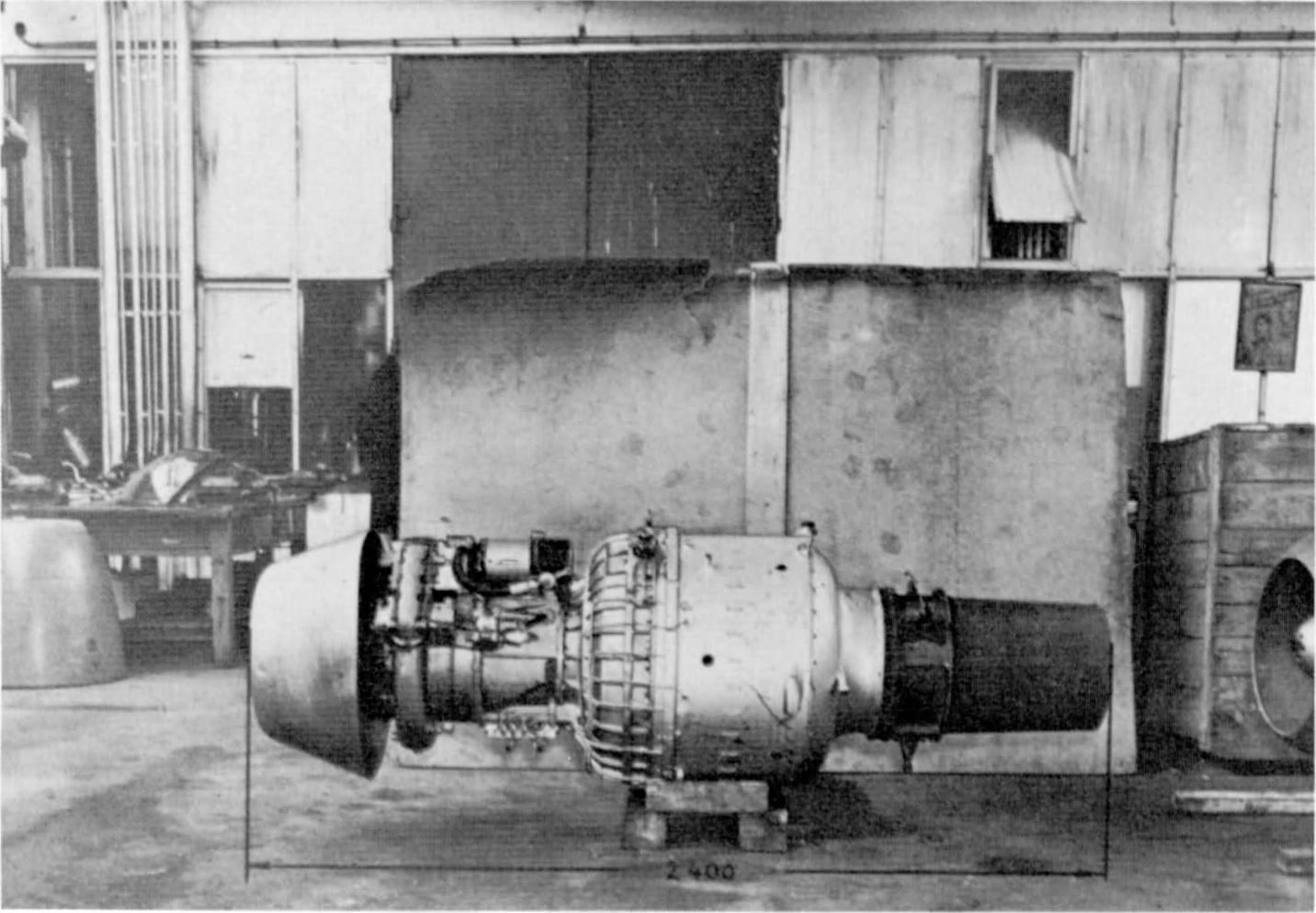 Рис. 7 вид сбоку двигателя HeS 8A для Не 280