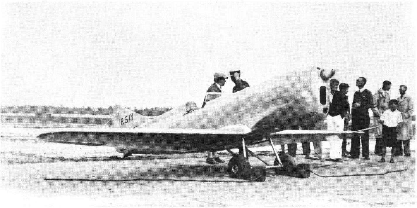 Бенни Говард и его гоночный самолёт Howard DGA-3 PETE. США