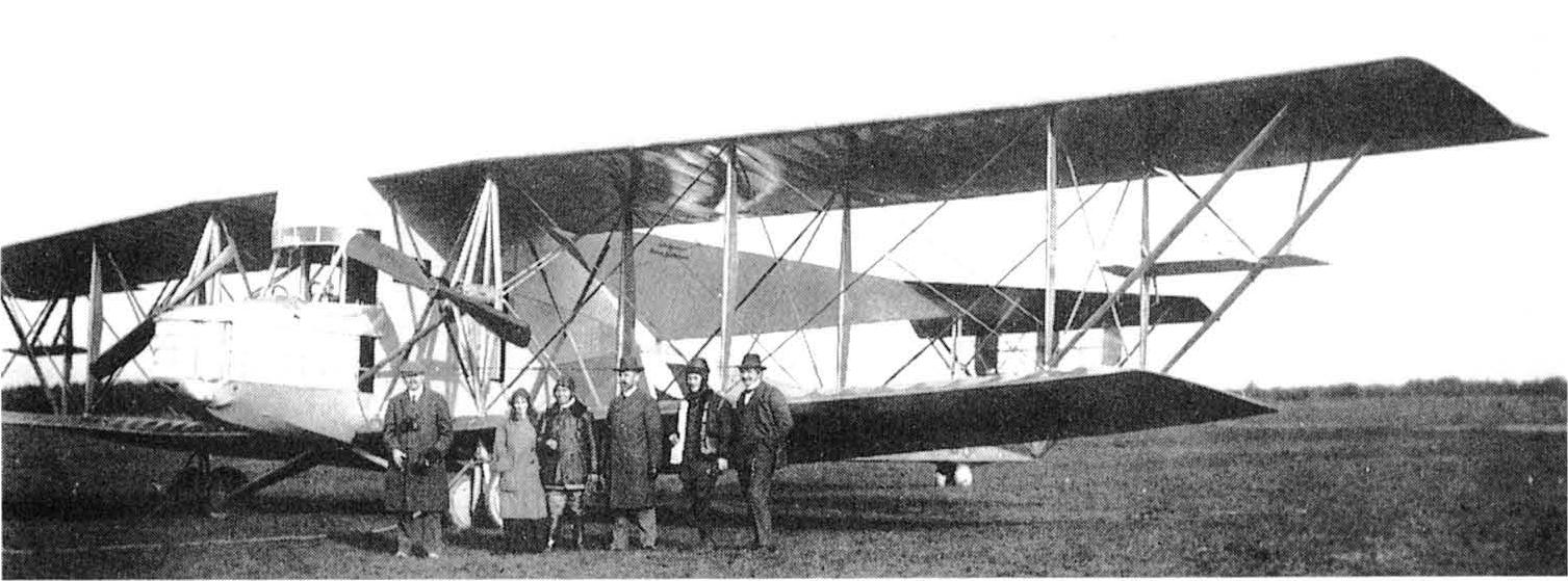 SSW R.I 1/15 в Ноемюнстере, май 1915 года. Слева направо - Карл Фридрих фон Сименс, Франц Штеффен и его жена, д-р Вальтер Райхель, Бруно Штеффен и дипломированный инженер Динслаге