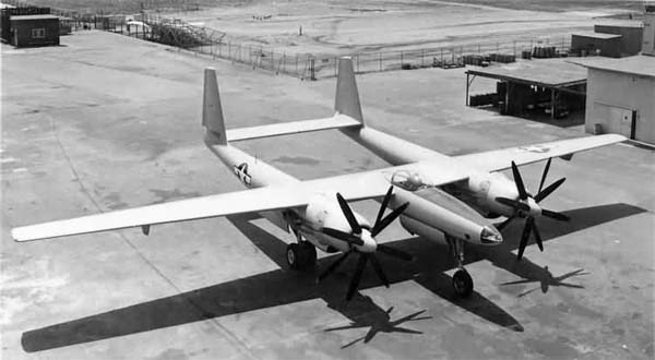 Авиатор Говард Хьюз и его самолёт D-2, D-5, XA-37, XP-73, XF-11