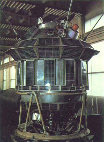 Зонд Луна-3 в музее космонавтики
