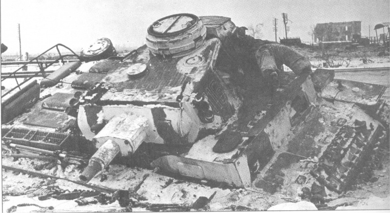 Подбитый Pz. III Ausf. N в районе Синявина. Зима 1942—1943