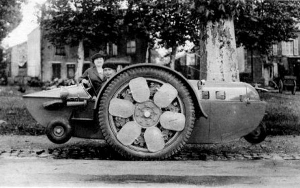 Амфибийная разведывательная машина Voiture amphibie «Licorne»