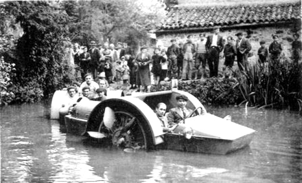 Амфибийная разведывательная машина Voiture amphibie «Licorne»